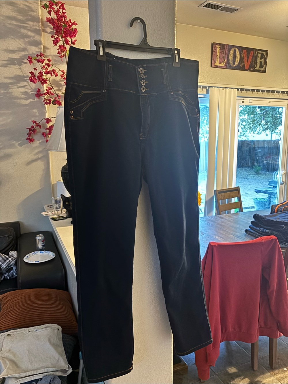 High-Rise Straight Leg Jeans in Black